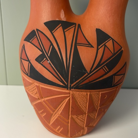 Acoma Wedding Vase Pottery, Signed - Picture 11 of 11